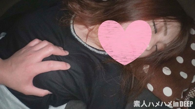 FC2-PPV-1073663 【無・素人私拍】讓人想當妹妹的女孩無毛私處中出！！承諾的夜襲