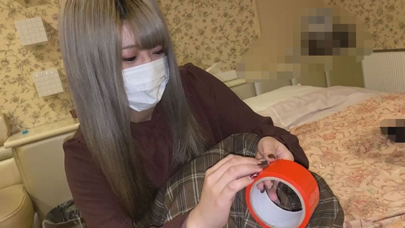 FC2-PPV-1538658 【无】快乐与苦痛。时髦髪型女子被巨根激烈抽插连续中出③(61分)