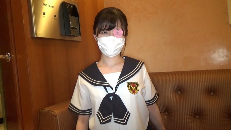 FC2-PPV-1559602 #10 某打手槍專門店排名前茅偶像級清純美少女大學生初性愛自拍！