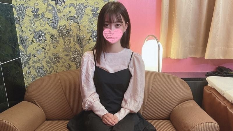 FC2-PPV-1560667 初拍 白皙F罩杯大學生JD 壓倒的美少女在眼前精子無限！