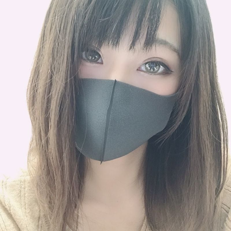 FC2-PPV-1593427 【自拍】猫眼可爱的失恋伤心美少女(19)、穿上女仆服装人生初次自拍性爱。【无修正】