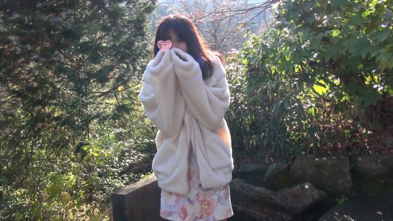 FC2-PPV-1660590 野外露出！敏感苗条美熟女强迫带出户外中出做爱！一面害羞一面潮吹的超下流女子！