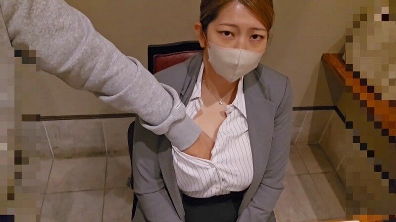 FC2-PPV-4744011 與豐滿的已婚人壽保險女士進行車內性愛