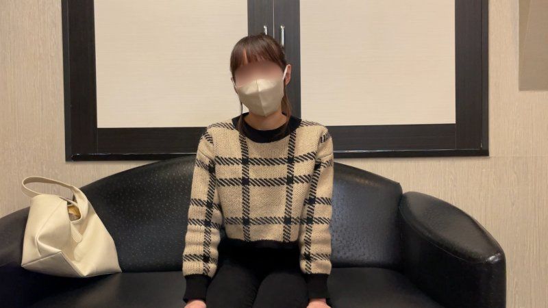 FC2-PPV-4568442 菁英大學生26歲。讓擁有特殊經歷的美女顫抖高潮，以打樁抽插的方式大量內射