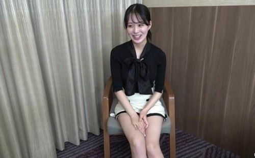 FC2-PPV-4673073 【SSS級】首次在眾人面前展示華麗裸體的熱門主播。即使害羞地遮住臉，陰道也緊緊地夾住，渴望在子宮深處射精