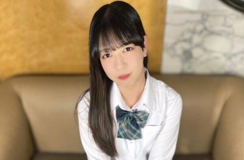 FC2-PPV-4851361 【壓倒性的女主角的「光輝」×金牌級的豪爽潮吹】透明感絕佳18歲光醬用巨根進行人生初中出，並以常識/崩/壞/的程度大量潮吹，一邊呆然一邊悶・絕・痙・攣・高・潮♡